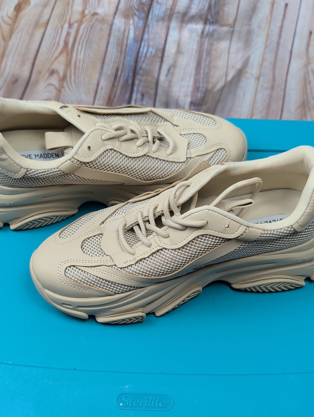 Steve Madden Neutral Beige Sneakers Shows Women's 11